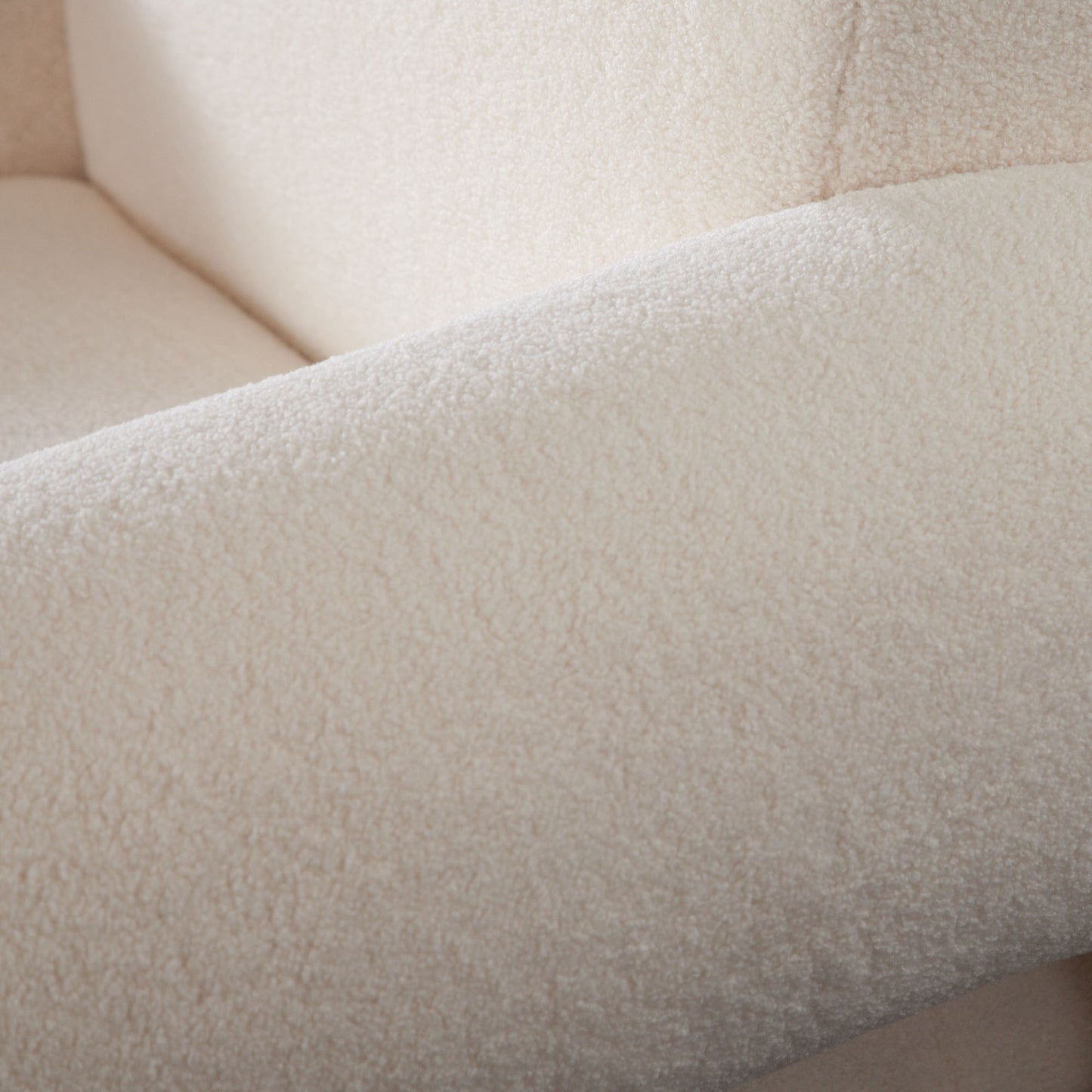 Mammoth Accent Chair